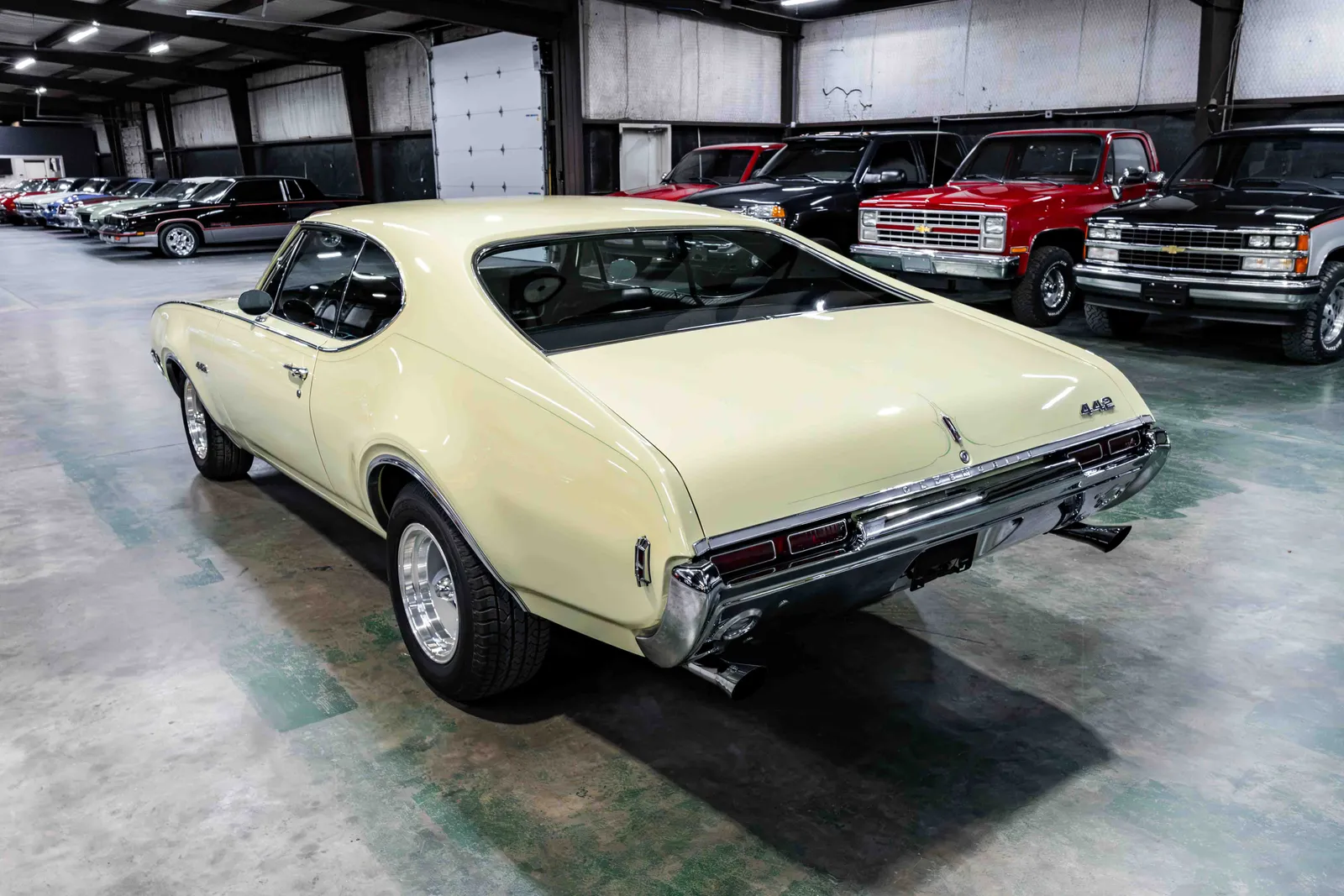 1968-Oldsmobile-442-Saffron AYellow-344878M274801A-35.jpg